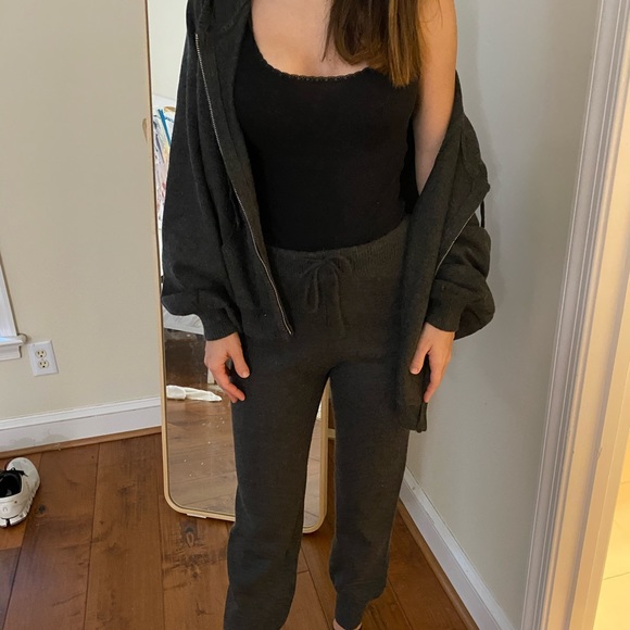 TWO PIECE Loungewear Lulus Knit Joggers & Hoodie Size S - Picture 7 of 8